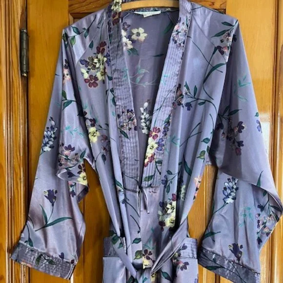 VINTAGE Oscar de la Renta  Purple Floral Belted Ribbon Design  Robe  Woman's L - Picture 2 of 10